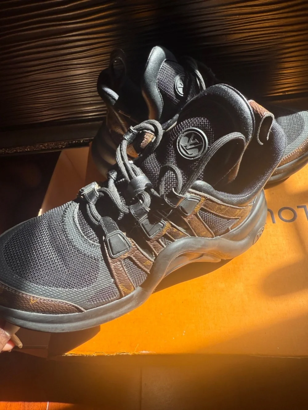 Archlight Leather Louis Vuitton Trainers - Picture 2 of 7